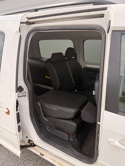 Volkswagen Caddy Maxi 16 of 29
