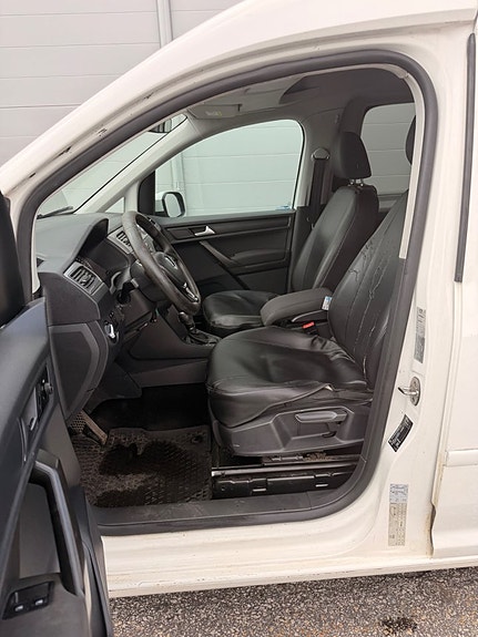 Volkswagen Caddy Maxi 23 of 29