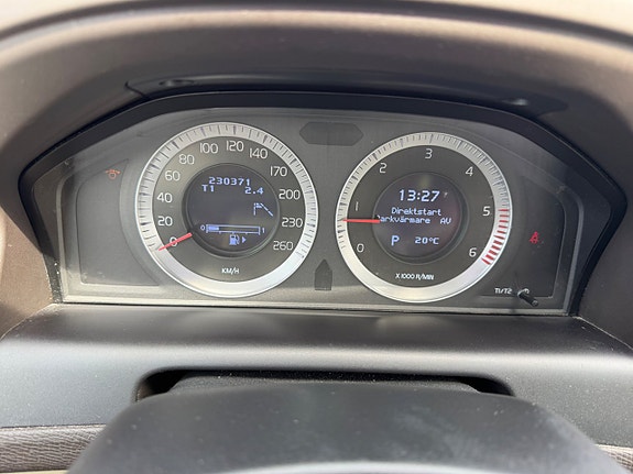 Volvo XC60 8 of 8