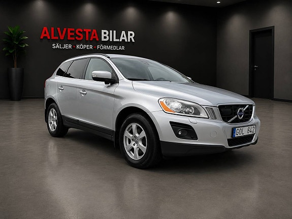 Volvo XC60 2 of 8