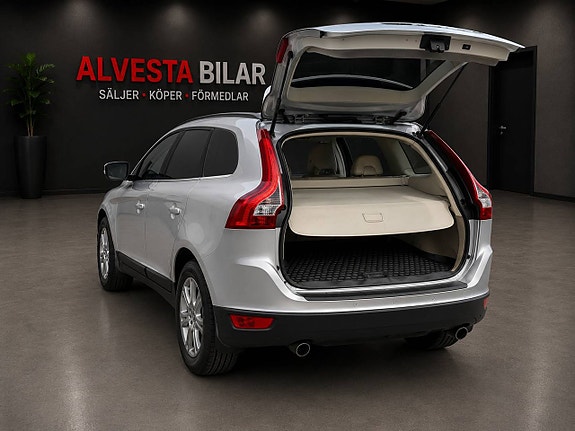 Volvo XC60 5 of 8