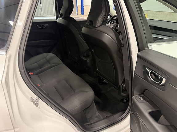 Volvo XC60 14 of 24