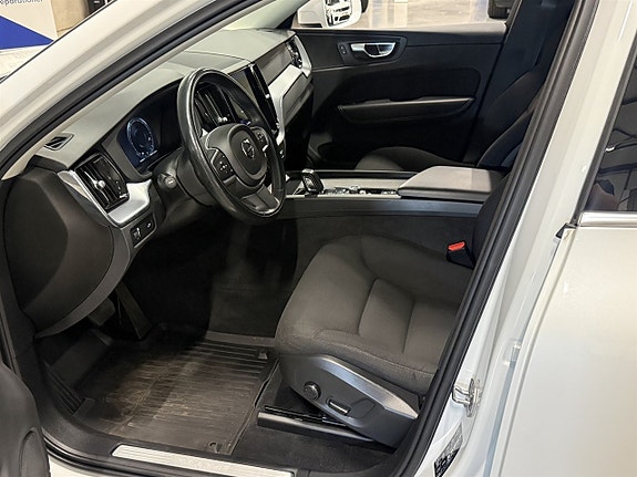 Volvo XC60 8 of 24