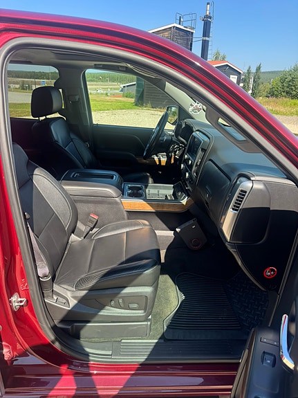 Chevrolet Silverado 1500 9 of 10