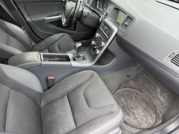 Volvo V60 15 of 18
