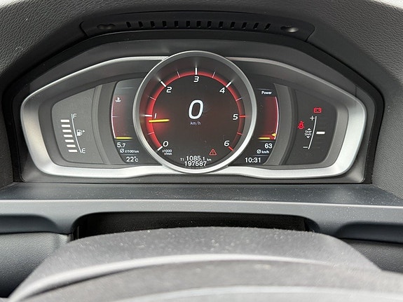 Volvo V60 8 of 18