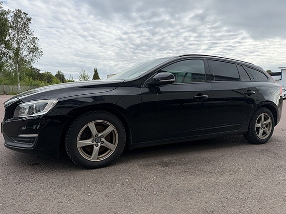 Volvo V60 4 of 5