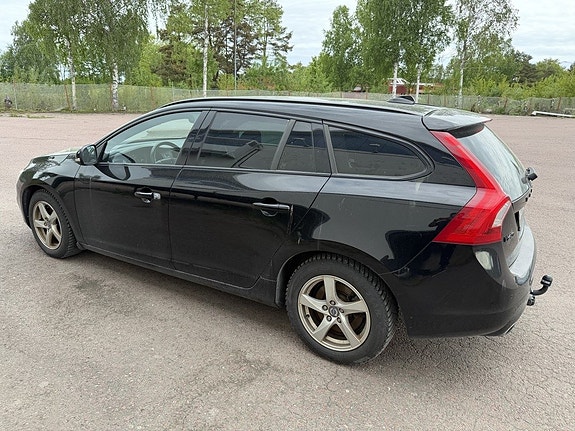 Volvo V60 3 of 5