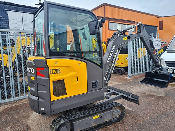 MINIGRÄVARE VOLVO EC20 E  NY TILT & SKOPOR 3 of 9