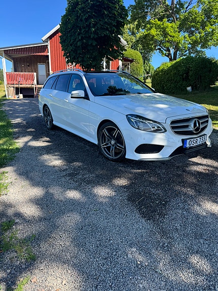 Mercedes-Benz E350 2 of 5