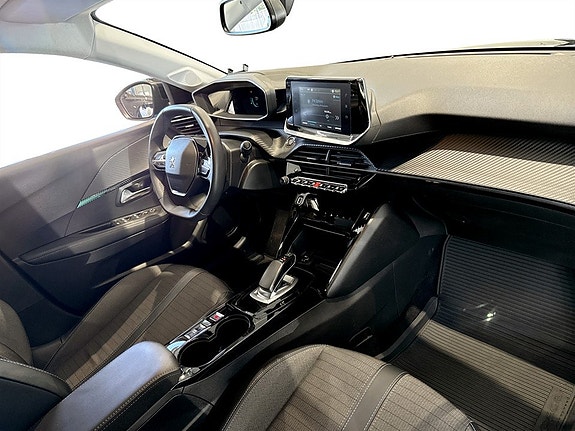 Peugeot e-208 13 of 17