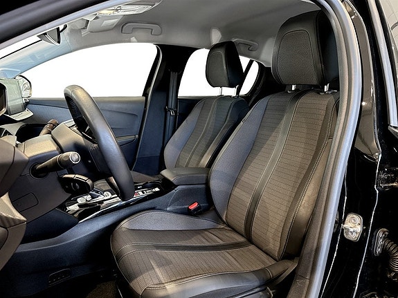 Peugeot e-208 4 of 5