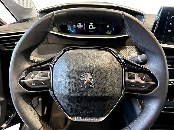 Peugeot e-208 7 of 17