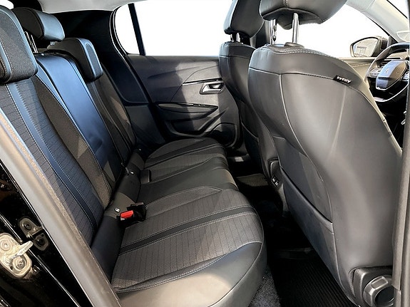 Peugeot e-208 14 of 17