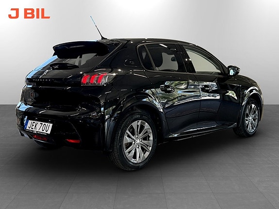 Peugeot e-208 3 of 5