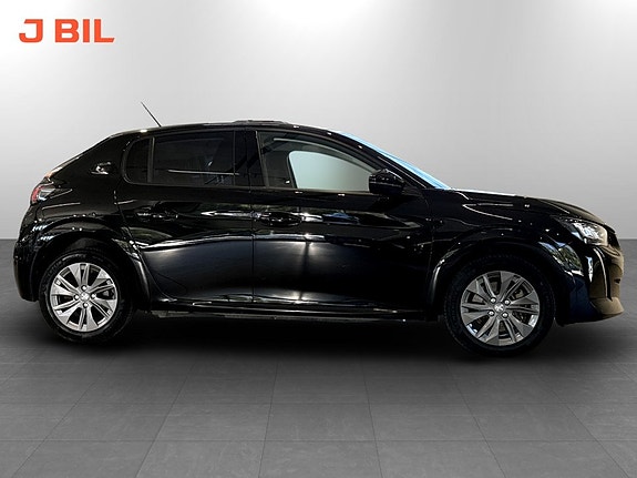 Peugeot e-208 15 of 17