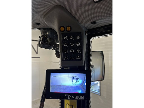 Yanmar V100 8 of 12