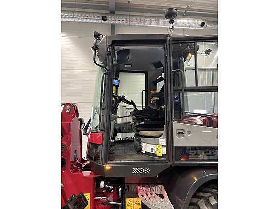 Yanmar V100 7 of 12