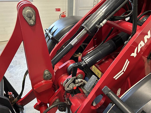 Yanmar V100 6 of 12