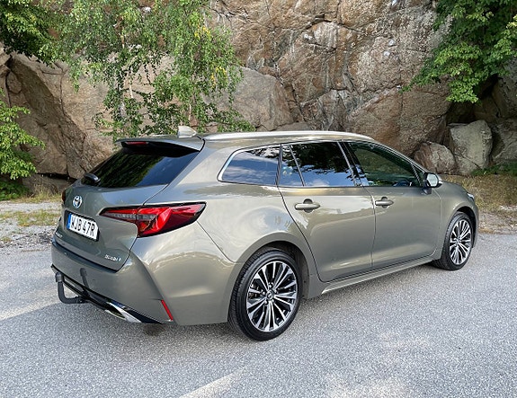 Toyota Corolla 4 of 5