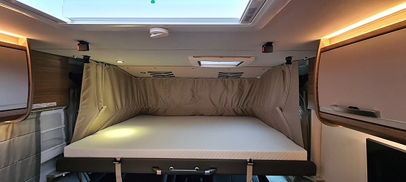 Knaus Live I 900 LEG "Långbädd, Alde, Hydrauliska s-ben, AC" 6 of 22