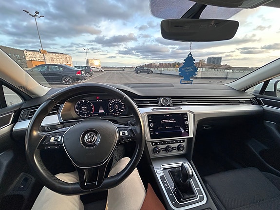 Volkswagen Passat 9 of 9