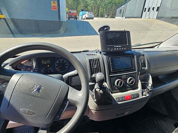 Peugeot Boxer 11 of 19