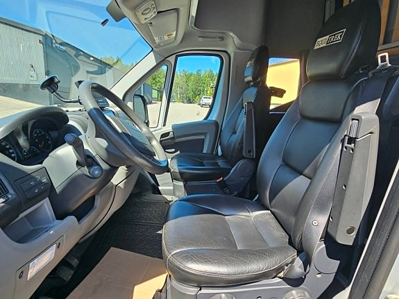 Peugeot Boxer 9 of 19