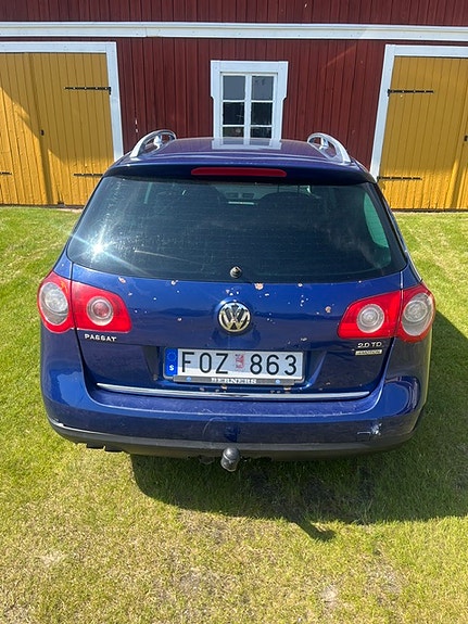 Volkswagen Passat 2 of 5