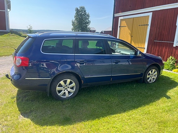 Volkswagen Passat 3 of 5