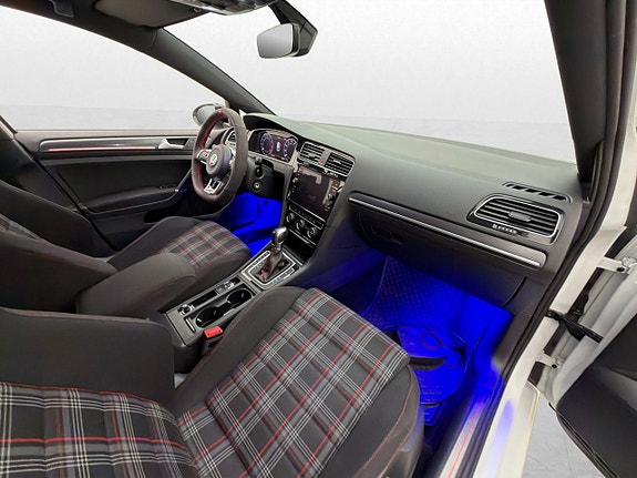 Volkswagen Golf I 14 of 29