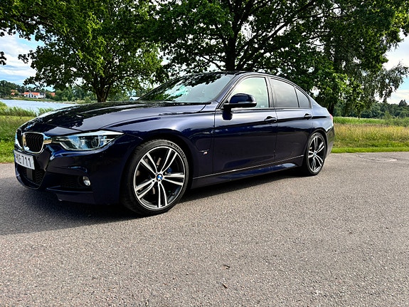 BMW 330e 3 of 5