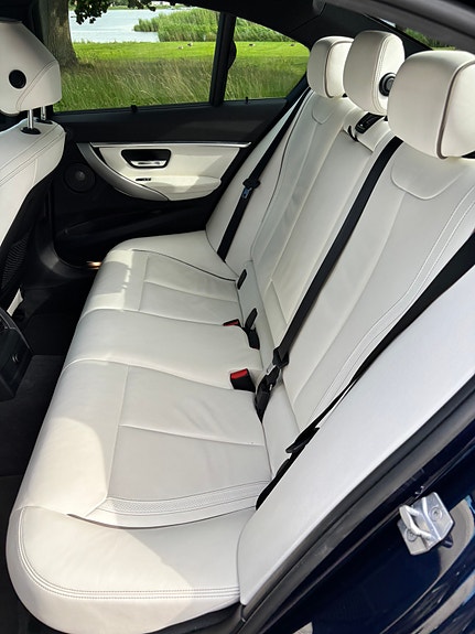 BMW 330e 8 of 10