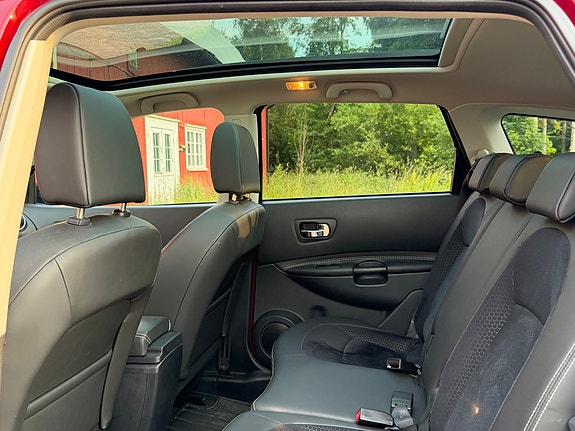 Nissan Qashqai+2 8 of 12