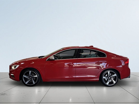 Volvo S60 4 of 5