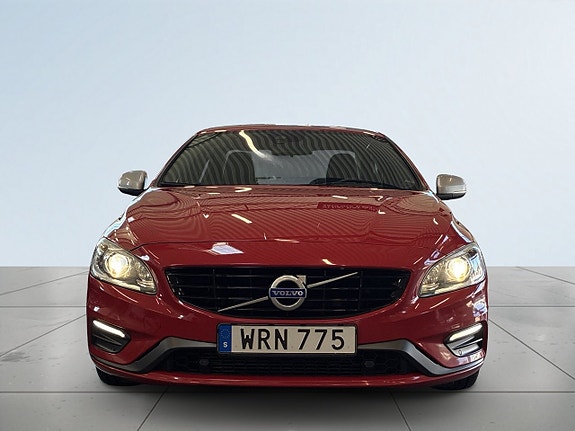 Volvo S60 2 of 5