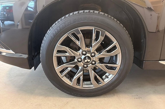 Mitsubishi Outlander 25 of 28