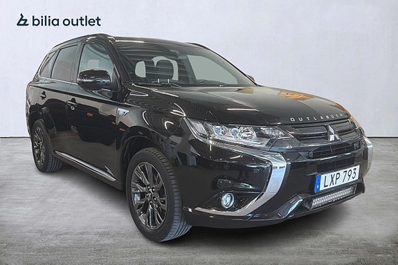 Mitsubishi Outlander 2 of 5