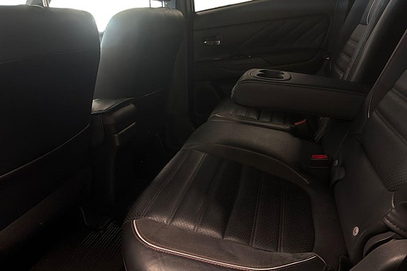Mitsubishi Outlander 12 of 28