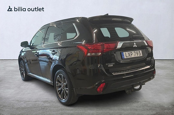 Mitsubishi Outlander 3 of 5