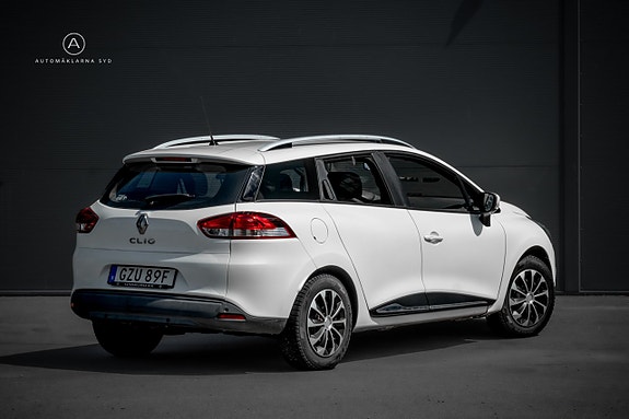 Renault Clio 19 of 21