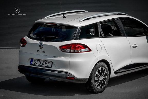Renault Clio 21 of 21