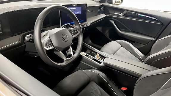 Volkswagen Passat 7 of 13