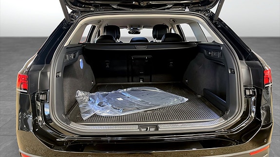 Volkswagen Passat 12 of 13
