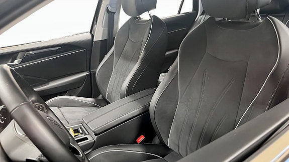Volkswagen Passat 8 of 13