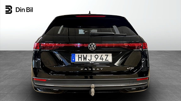 Volkswagen Passat 5 of 13
