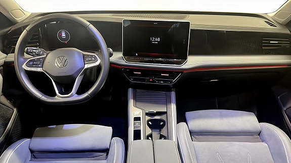 Volkswagen Passat 10 of 13
