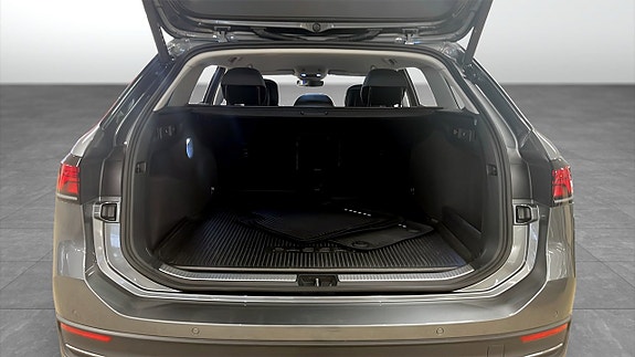 Volkswagen Passat 12 of 13