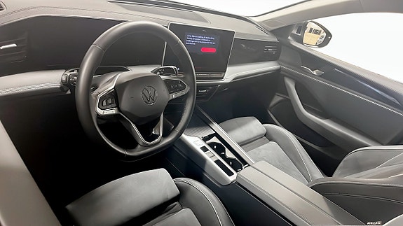 Volkswagen Passat 7 of 13
