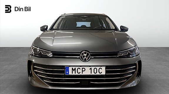 Volkswagen Passat 4 of 13